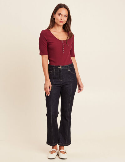 T-shirt cintr&eacute; col v manches coudes bordeaux femme