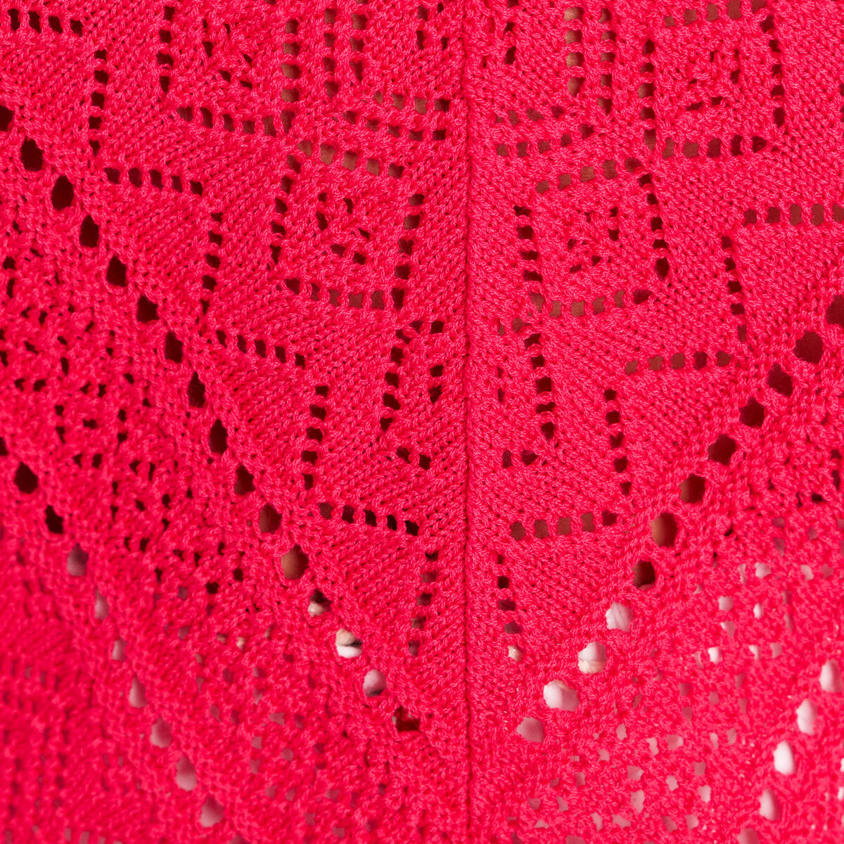 Pull ajour&eacute; col v manches courtes rose fushia femme