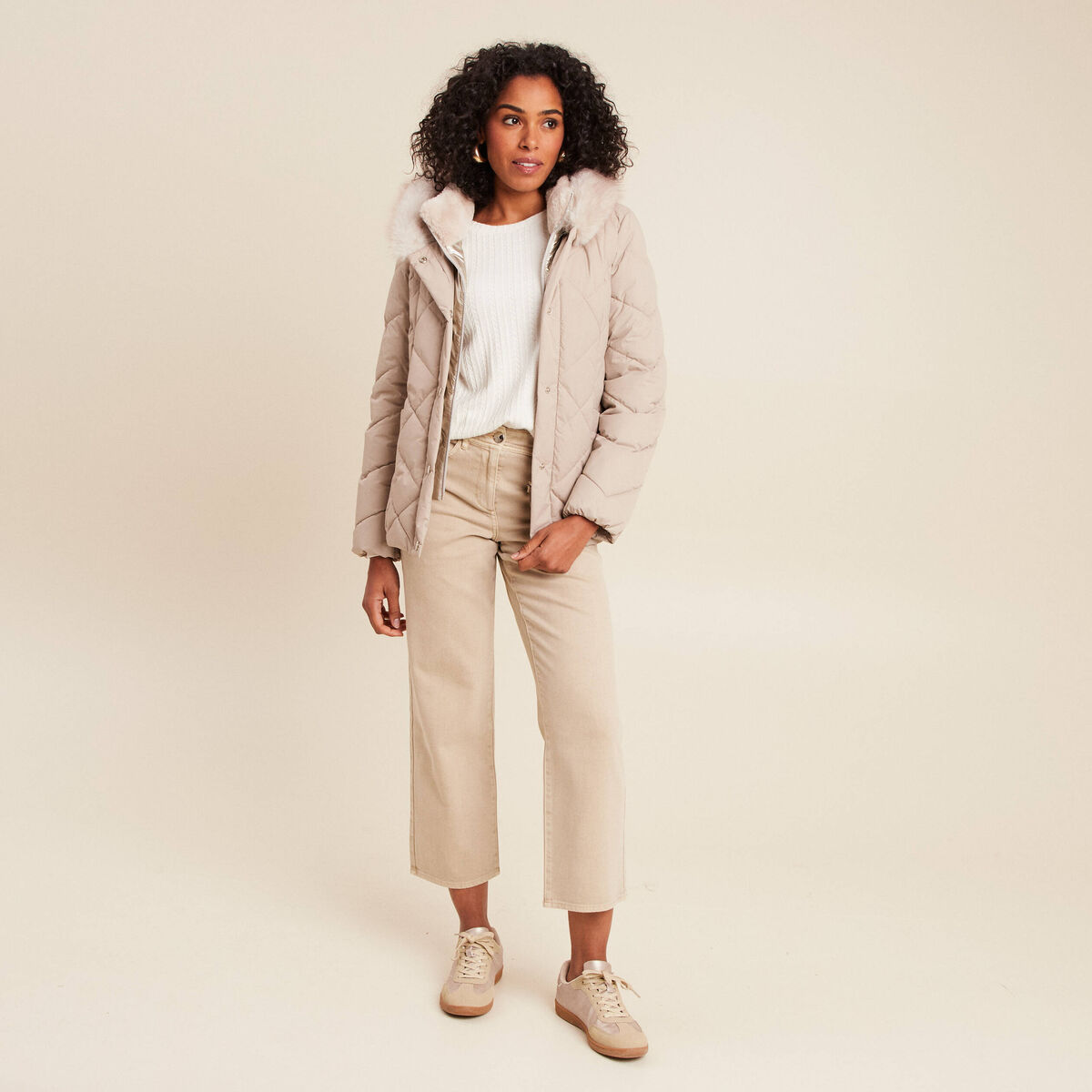 Doudoune ajust&eacute;e &agrave; capuche doubl&eacute;e beige femme