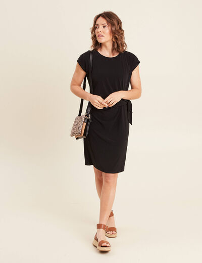 Robe cintrée courte col rond noir femme