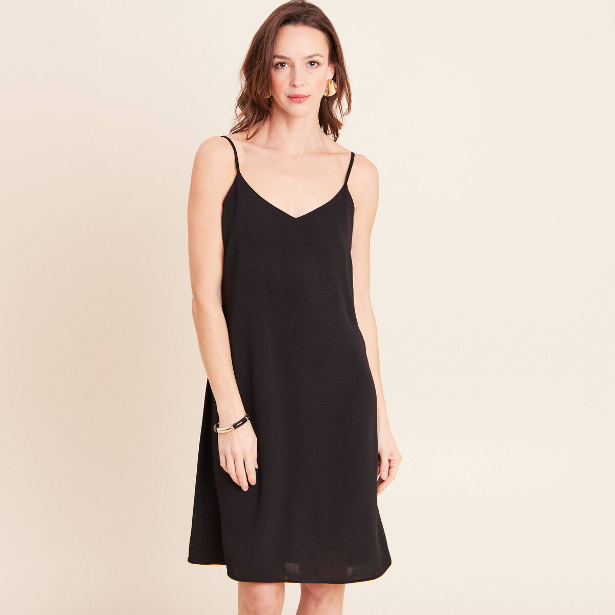 Robe courte &eacute;vas&eacute;e col rond 2 en 1 noir femme