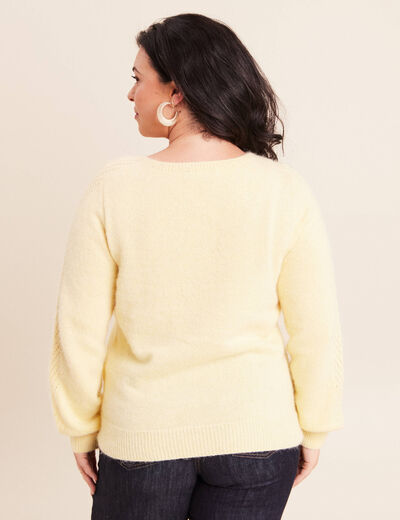Pull confectionn&eacute; en France jaune pastel femme