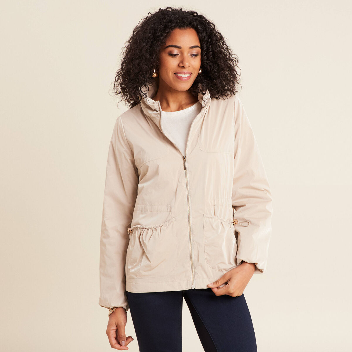 Coupe-vent court zippé sable femme