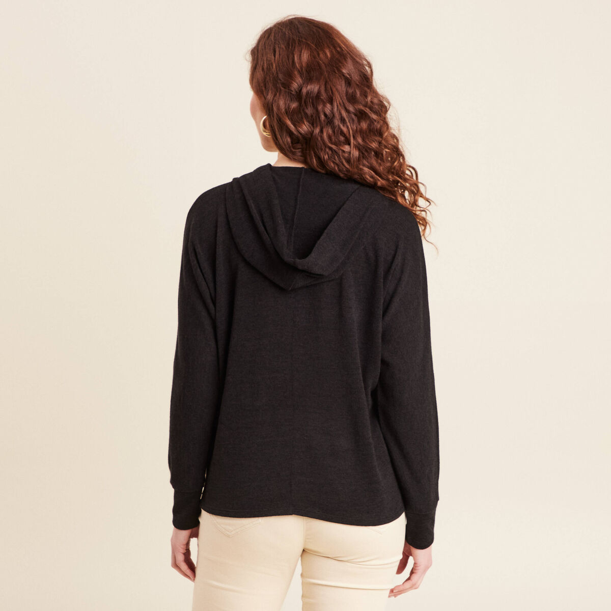 Pull à capuche noir femme