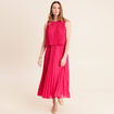 Robe longue &eacute;vas&eacute;e pliss&eacute;e sans manches rose fushia femme