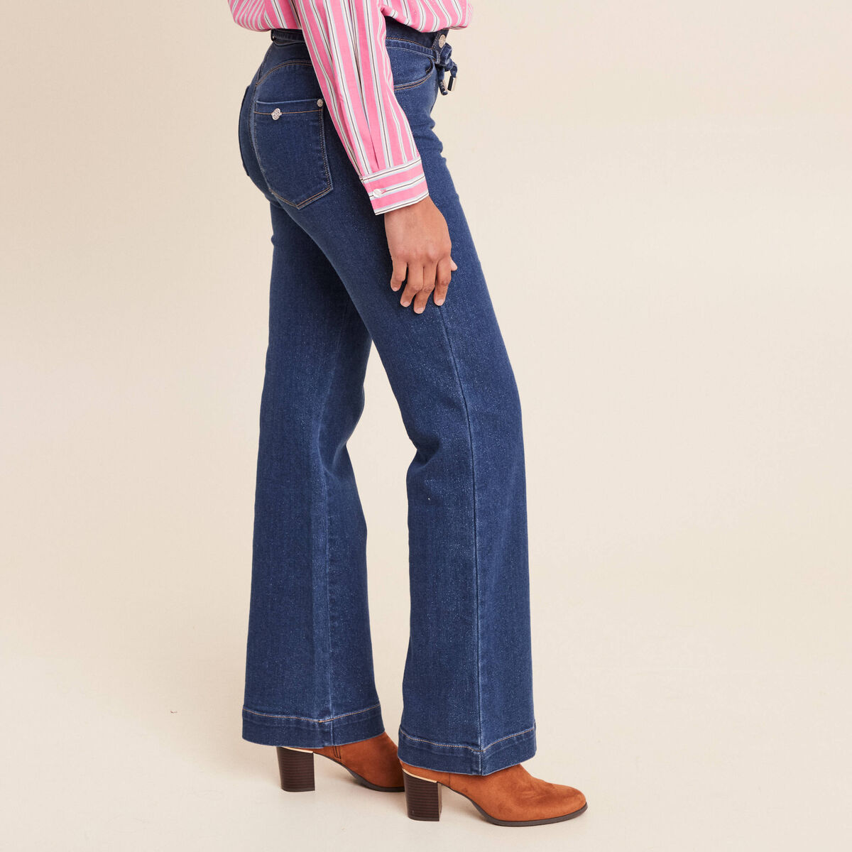 Jean coupe bootcut taille bascul&eacute;e denim stone femme