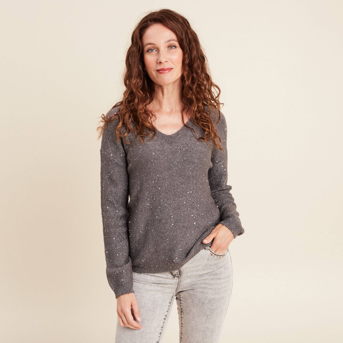 Pull col v manches longues &agrave; sequins gris fonc&eacute; femme