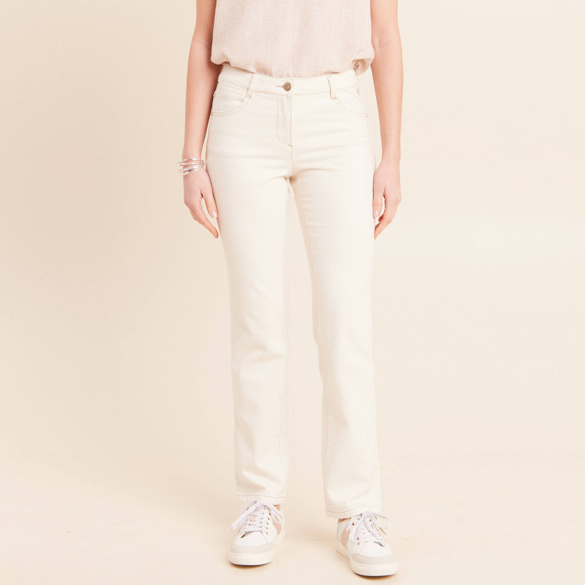 Jean coupe droite taille bascul&eacute;e ecru femme