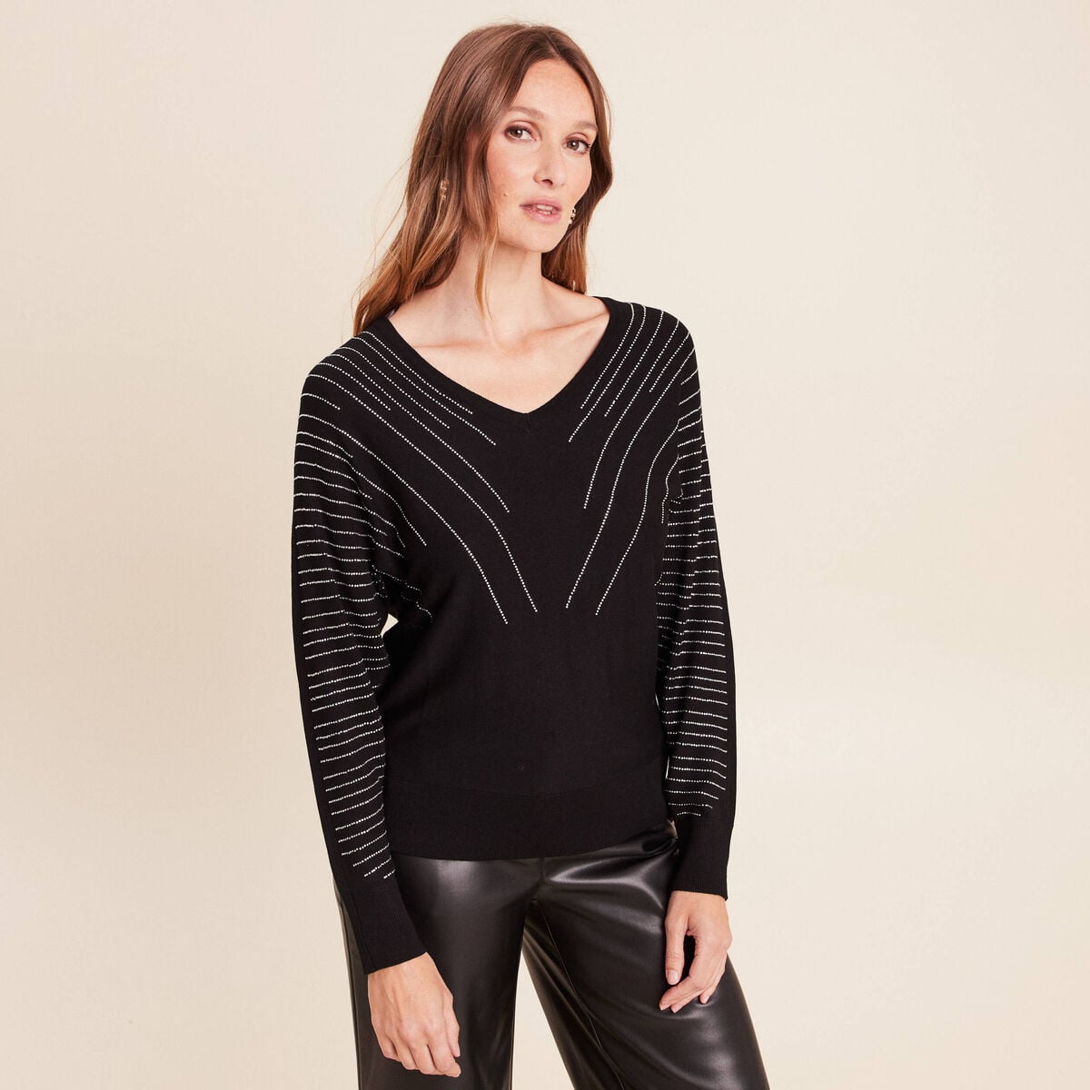 Pull ajust&eacute; col bateau strass noir femme