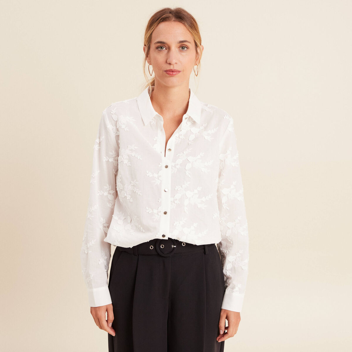 Robe près du corps en maille confortable - noir/écru rayé