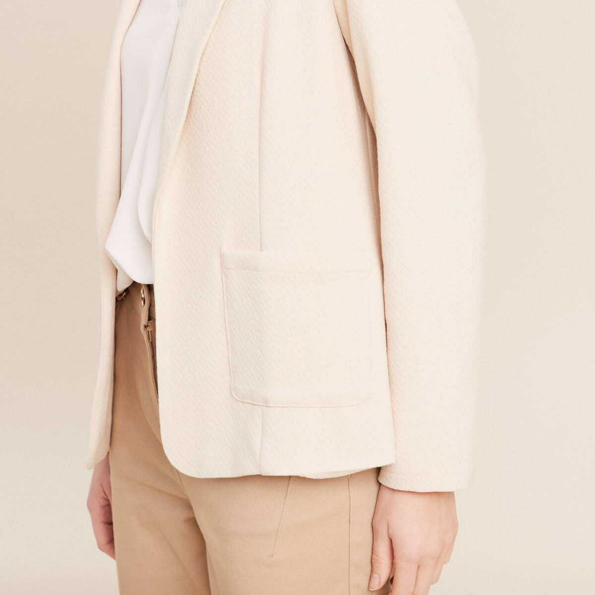 Veste tailleur cintr&eacute;e ecru femme