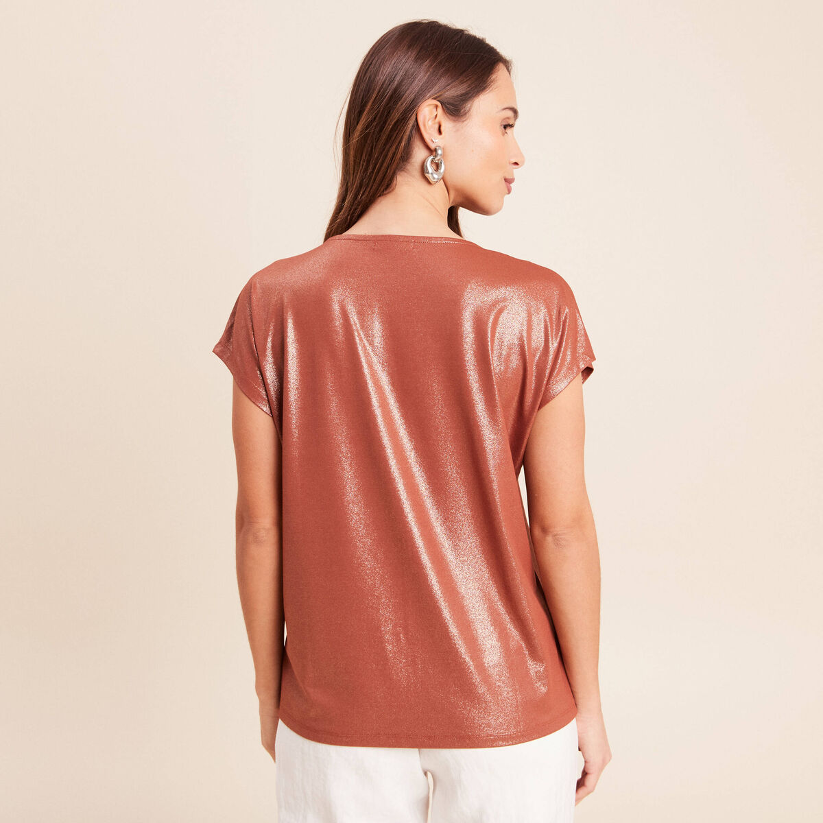 T-shirt col V manches courtes marron fonc&eacute; femme