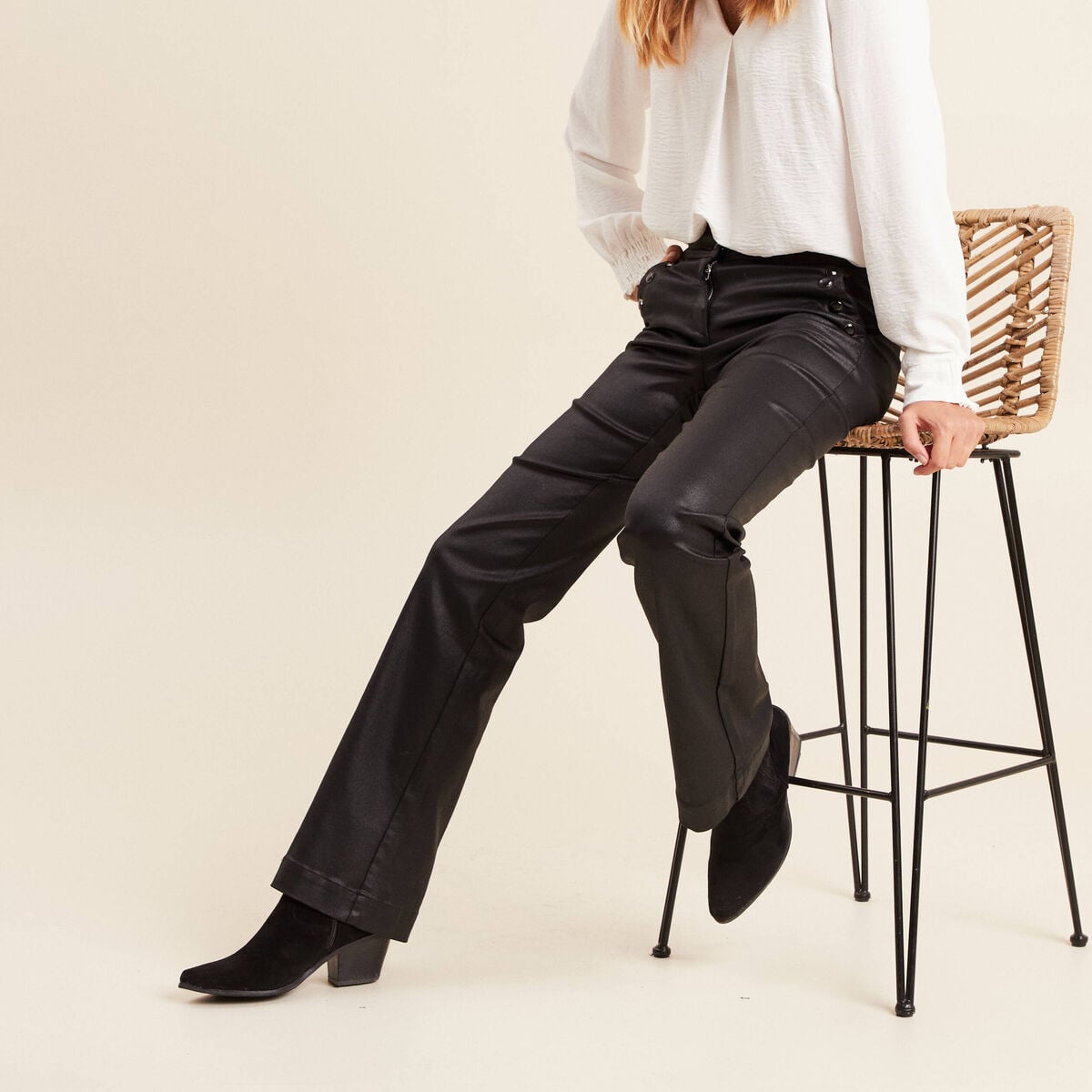 Pantalon bootcut enduit taille haute noir femme