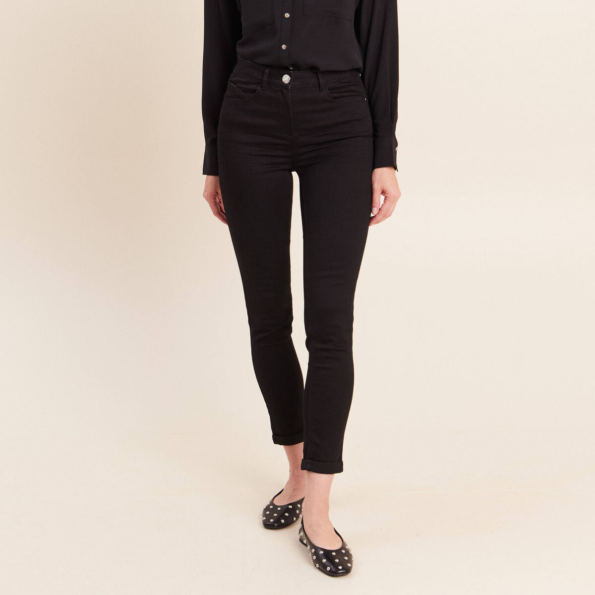 Jean coupe ajust&eacute;e 7/8&egrave;me noir femme