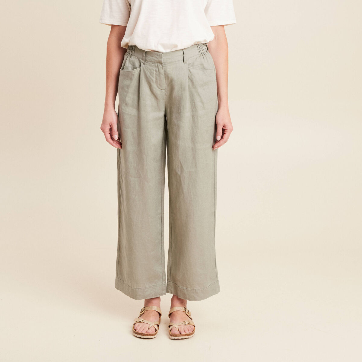 Pantalon droit 7/8ème en lin vert clair femme
