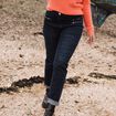 Jean ajusté taille basculée denim brut femme