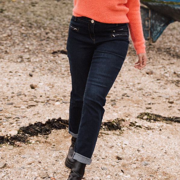Jean ajusté taille basculée denim brut femme
