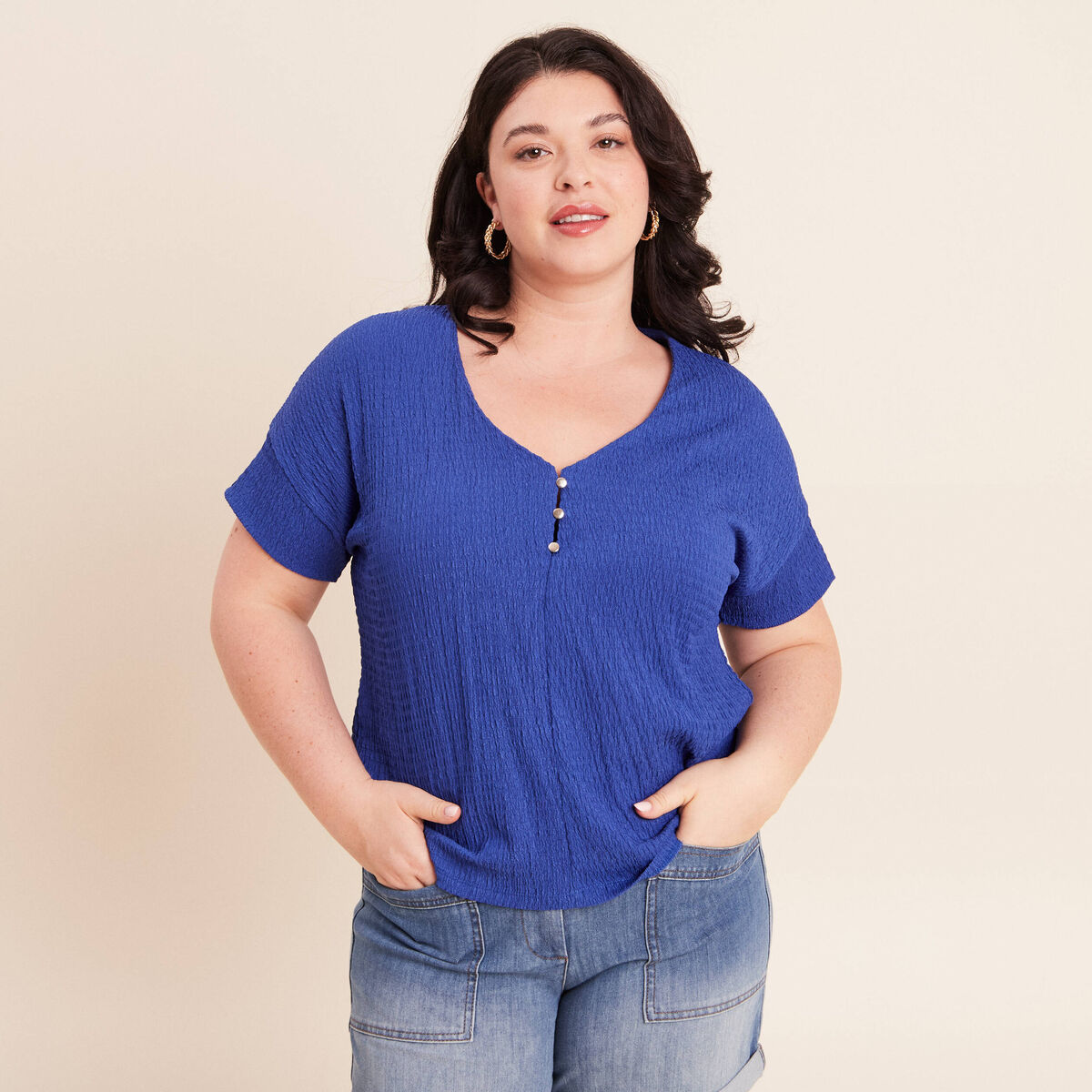 T-shirt col v manches courtes bleu fonc&eacute; femme