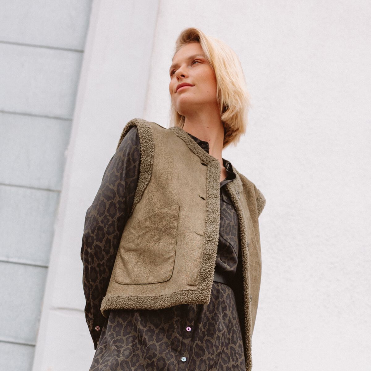 Gilet r&eacute;versible laine mouton vert kaki femme