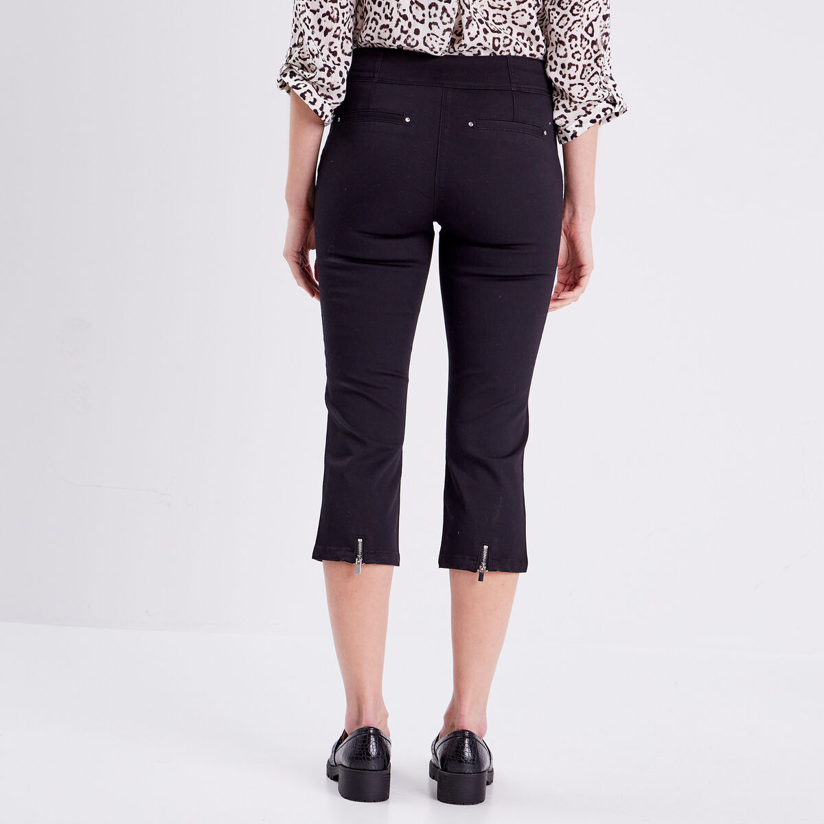 Pantacourt ajust&eacute; noir femme