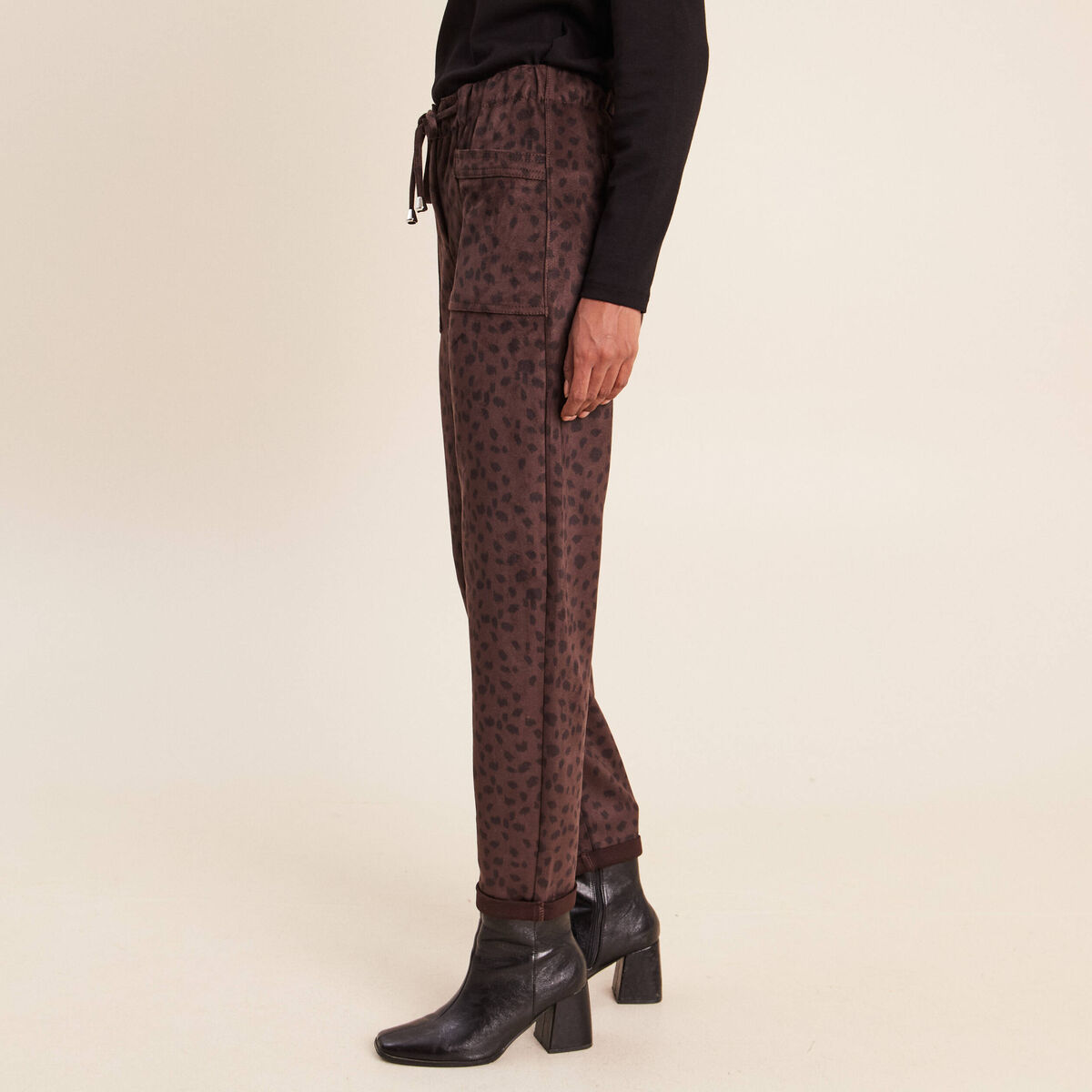 Pantalon coupe mom 7/8&egrave;me marron fonc&eacute; femme