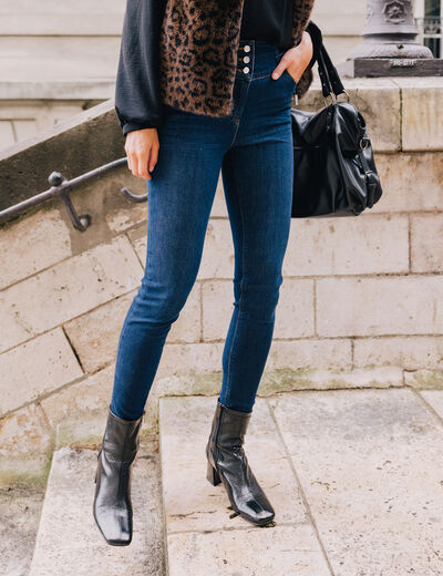 Jean ajust&eacute; taille haute stretch denim brut femme