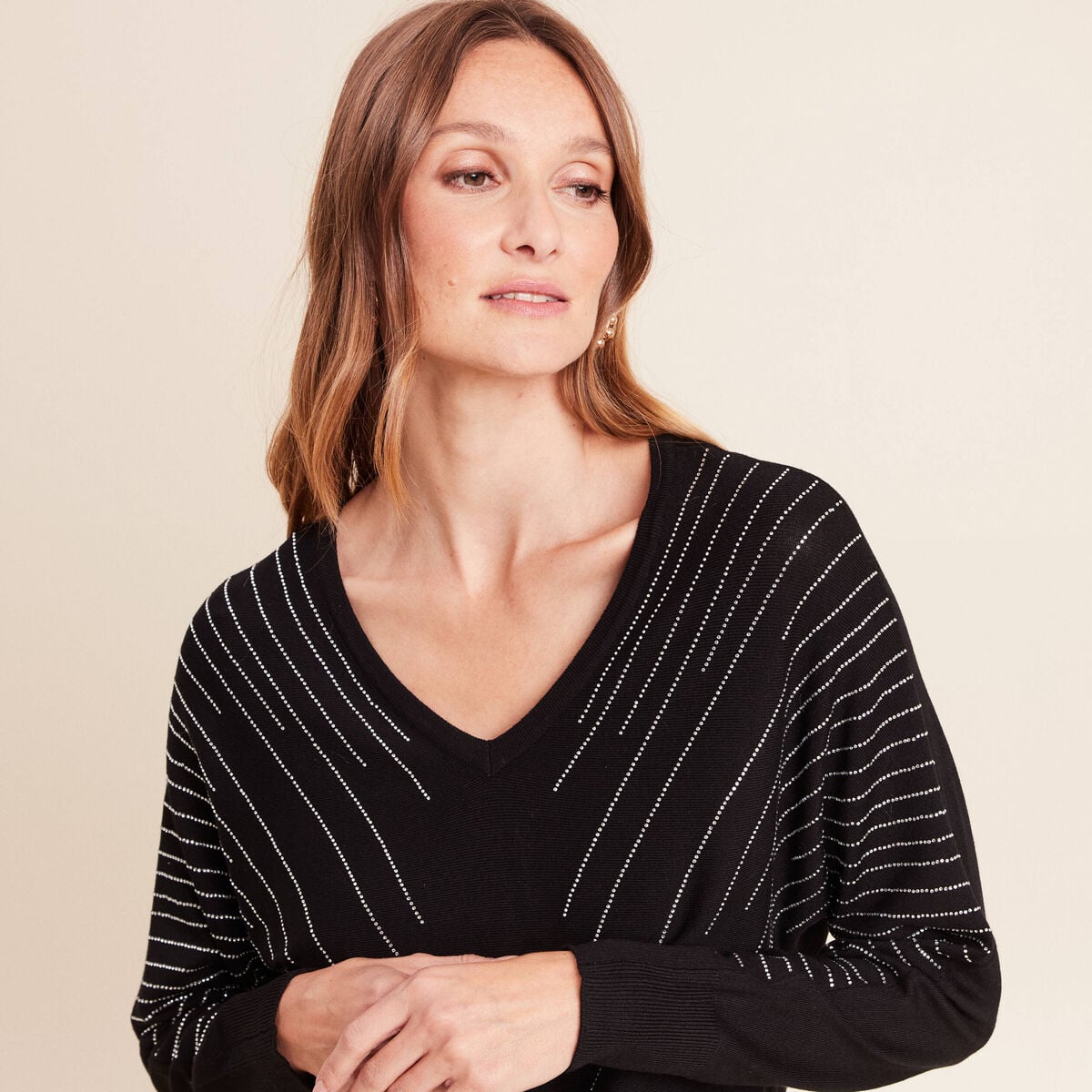 Pull ajust&eacute; col bateau strass noir femme