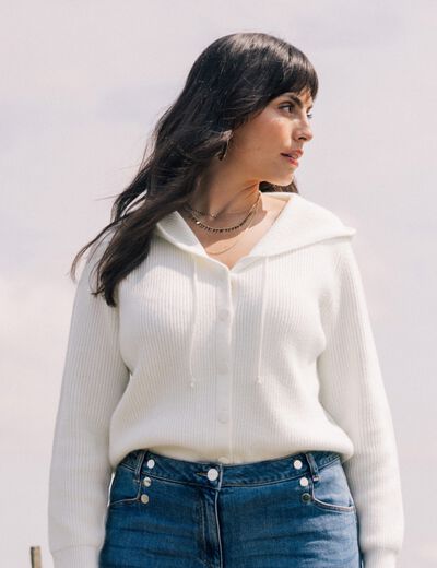 Gilet mi-long à capuche bas resserré ecru femme