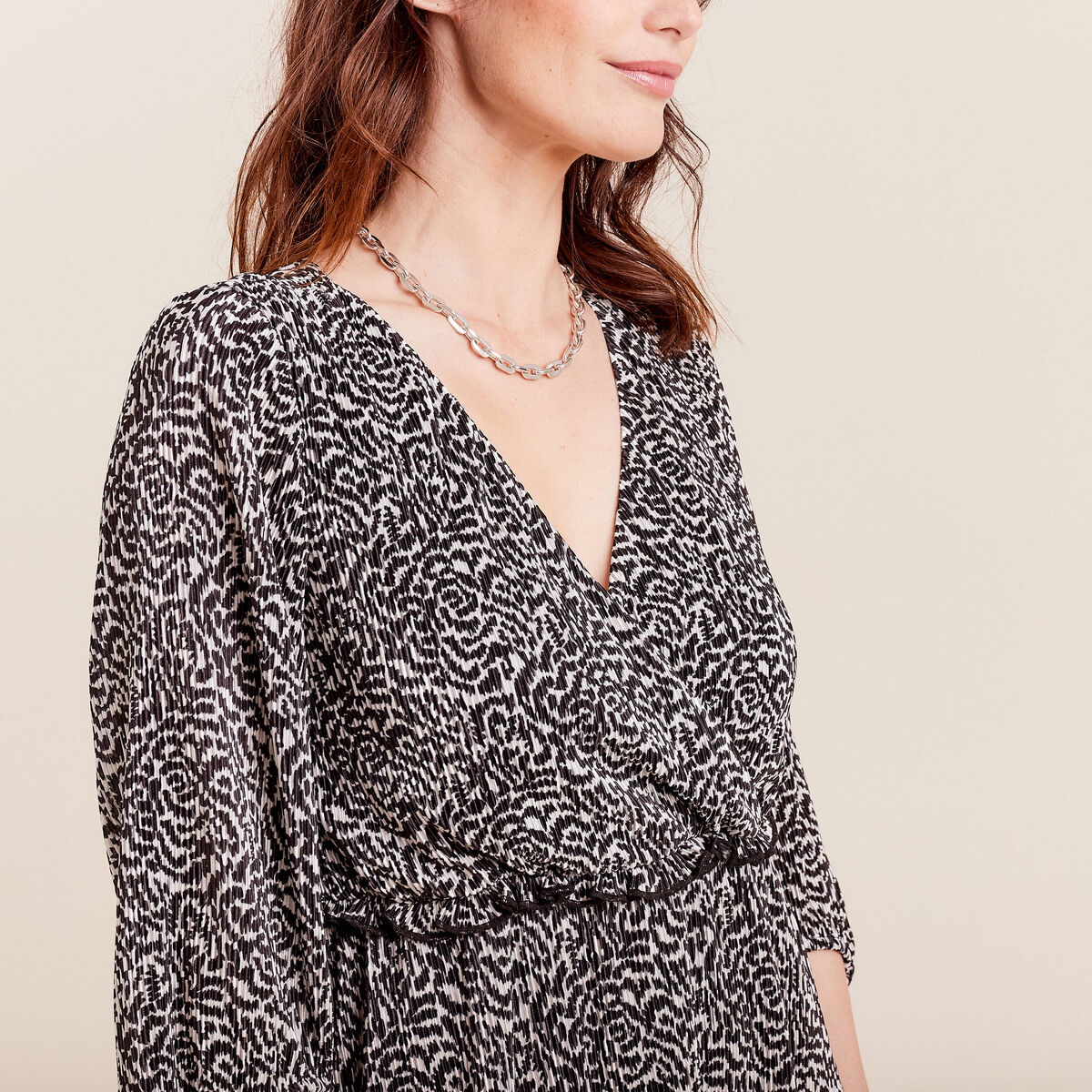 Robe évasée plissée noir femme
