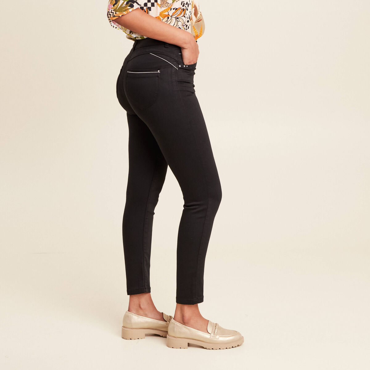 Pantalon ajusté taille haute noir femme