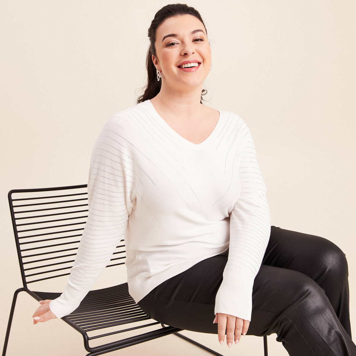 Pull ajust&eacute; col bateau strass ecru femme