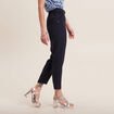 Pantalon flou ceintur&eacute; bleu fonc&eacute; femme