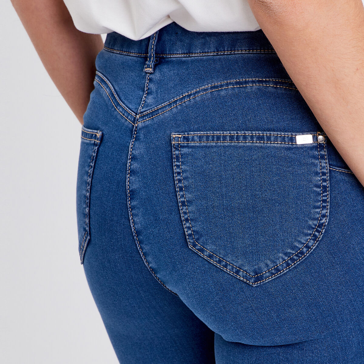 Jeans léger taille haute 7/8ème denim double stone femme