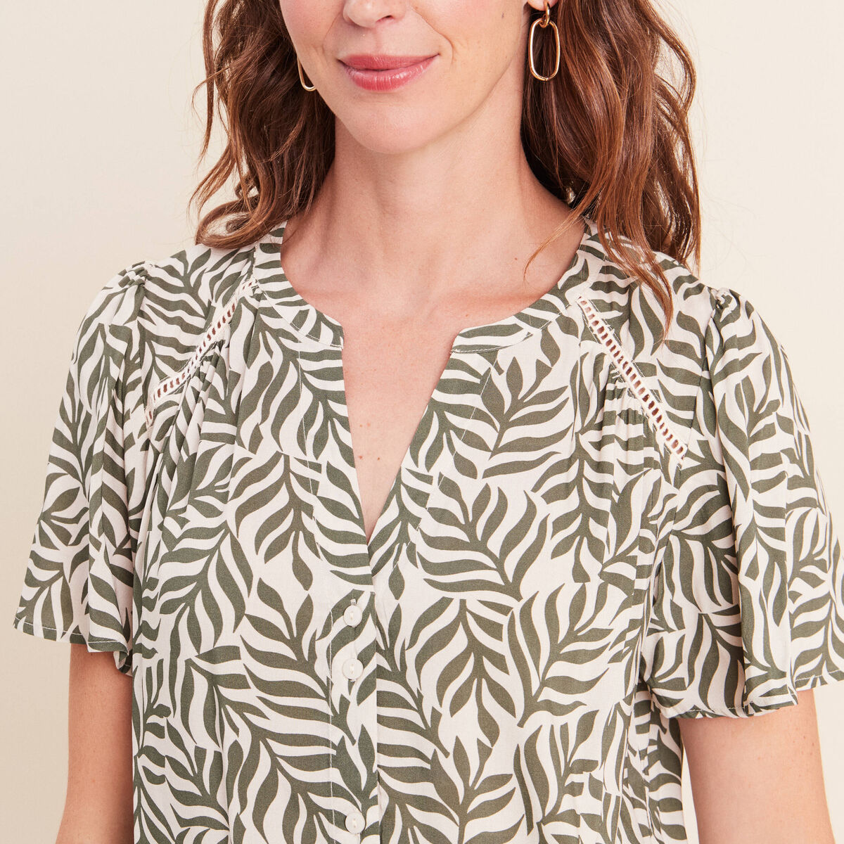 Blouse col v manches courtes fluide vert femme