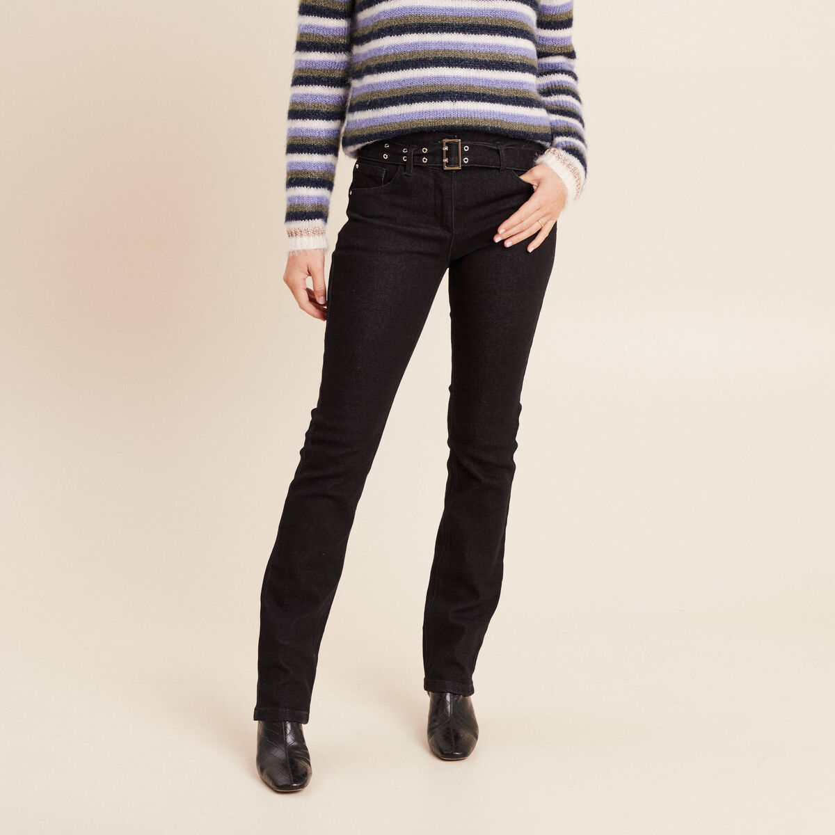 Jean droit ceintur&eacute; taille standard noir femme