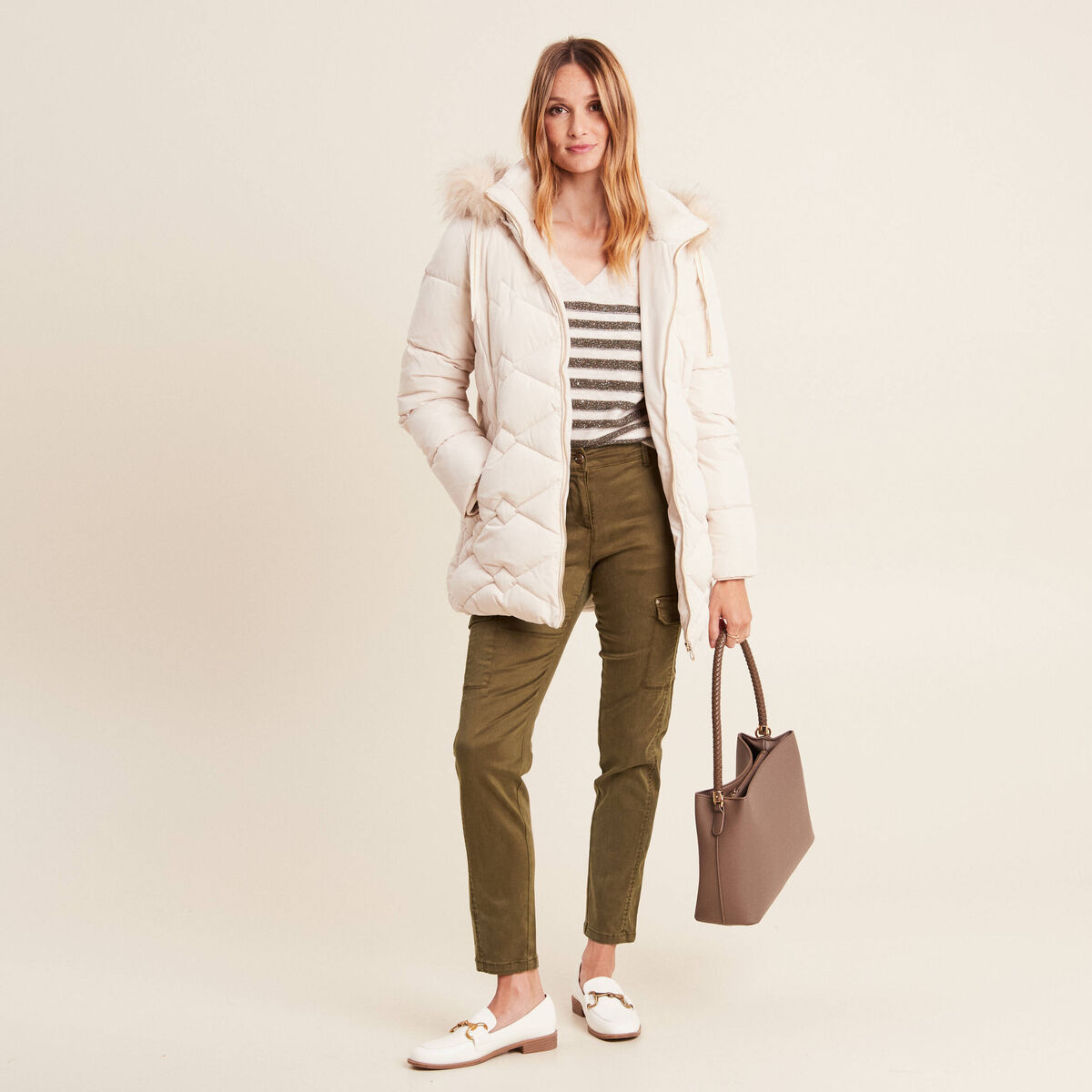 Pantalon ajusté satin 7/8ème vert olive femme