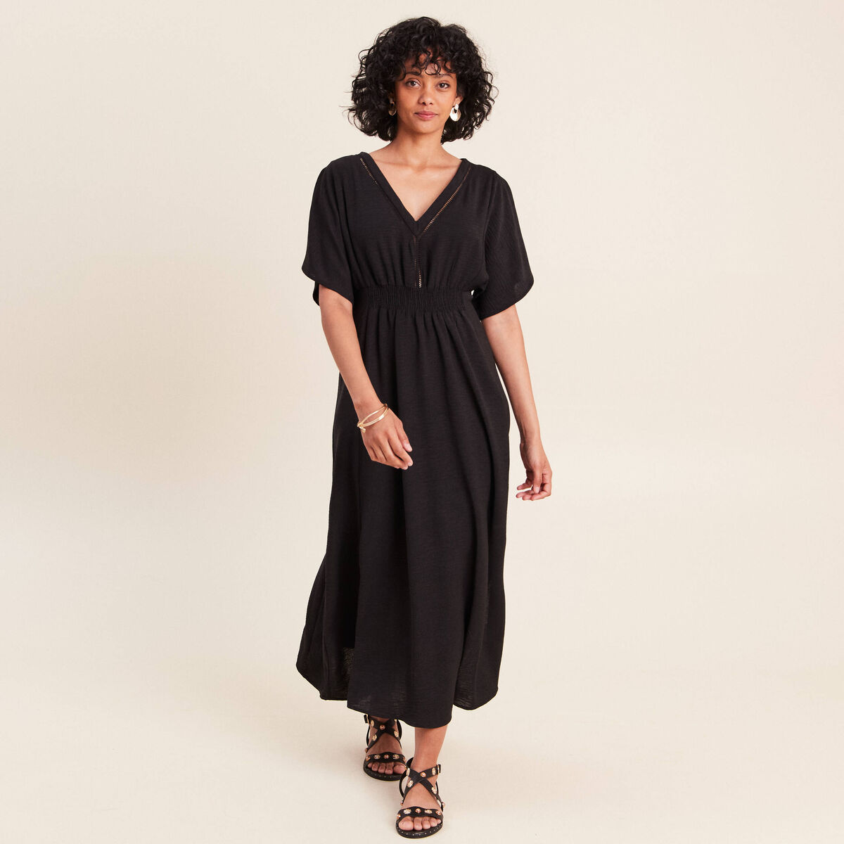 Robe longue &eacute;vas&eacute;e col v manches coudes noir femme