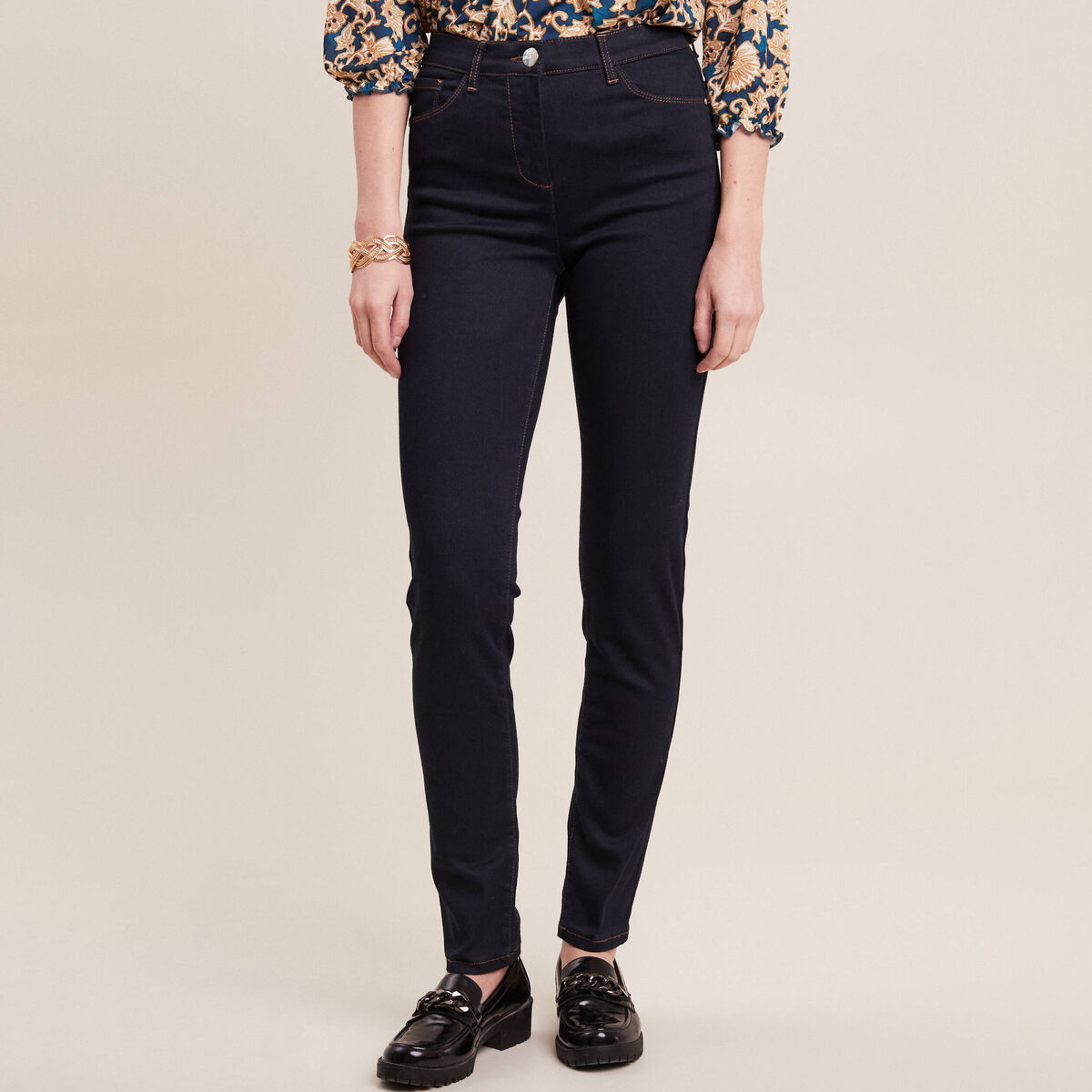Jean magique ajusté taille standard denim brut femme