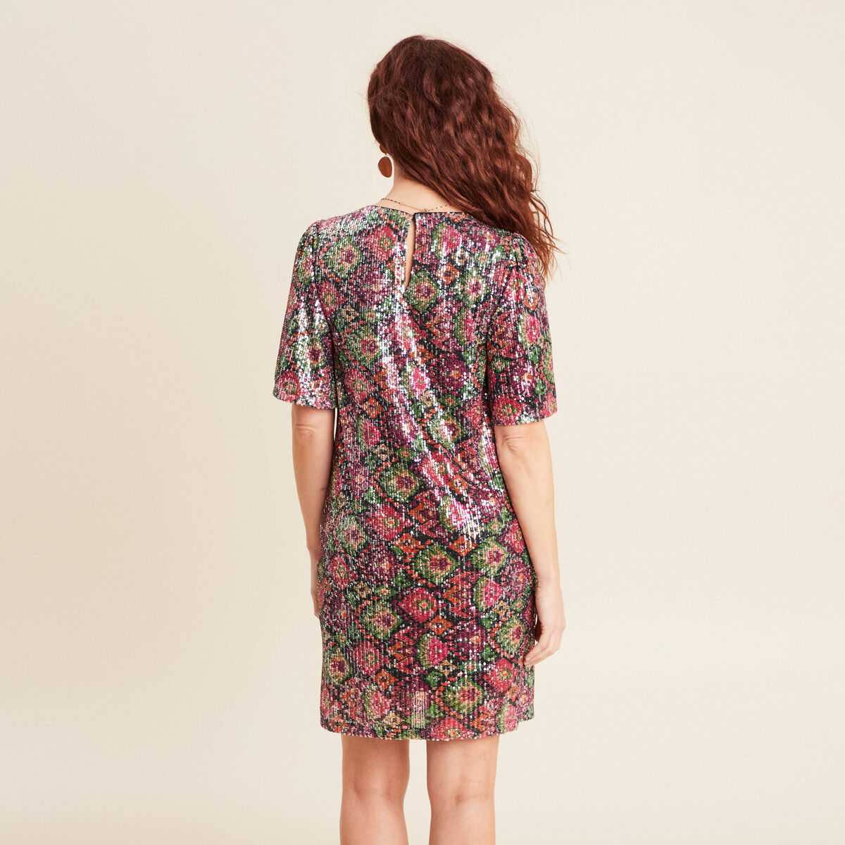 Robe &eacute;vas&eacute;e sequins multicolore femme