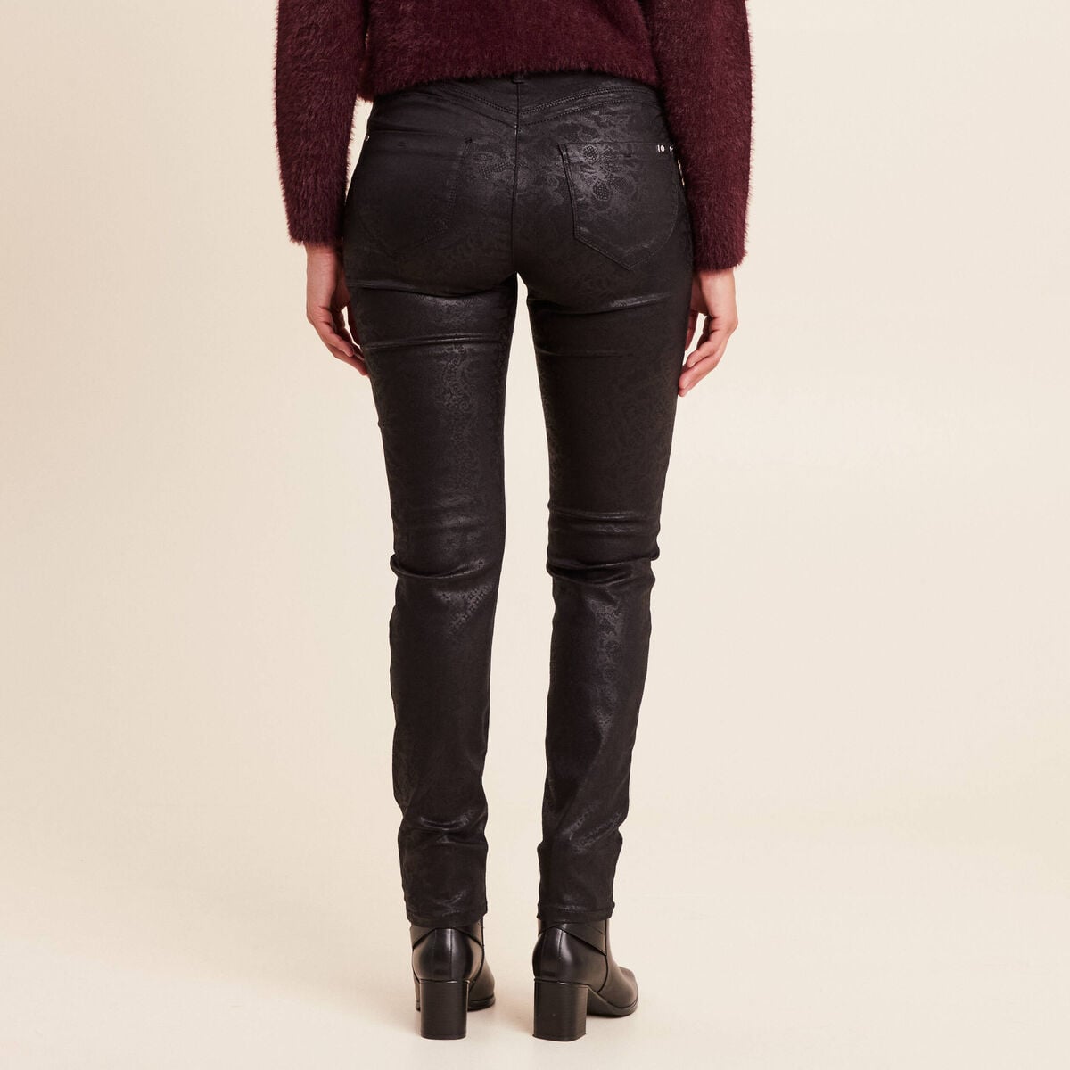 Pantalon magique L'Unique coupe ajust&eacute;e noir femme