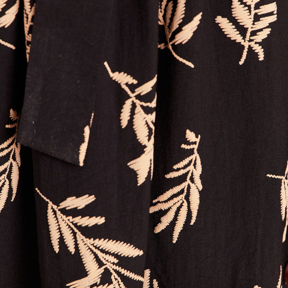 Robe longue &eacute;vas&eacute;e col v sans manches noir femme
