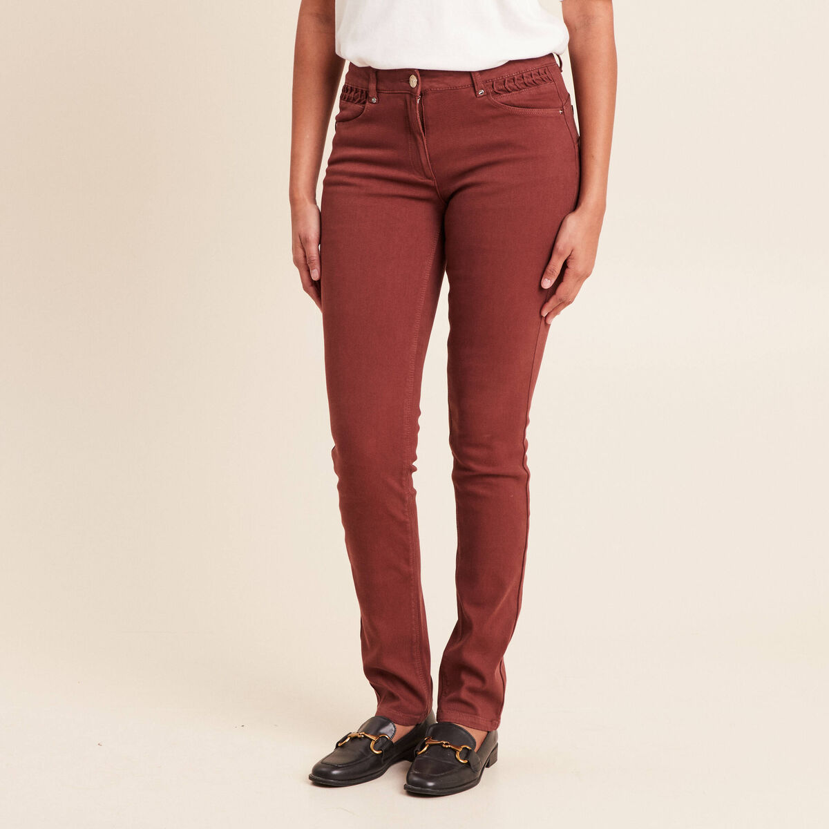 Jean coupe ajust&eacute;e taille bascul&eacute;e marron femme