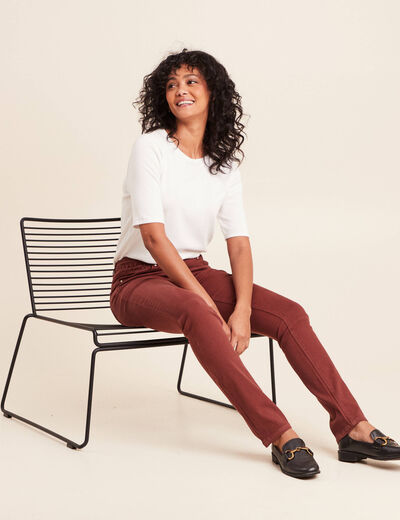 Jean coupe ajust&eacute;e taille bascul&eacute;e marron femme
