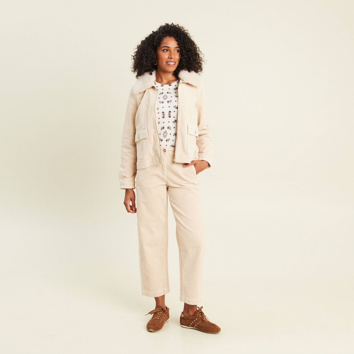Pantalon barrel 7/8&egrave;me en velours sable femme