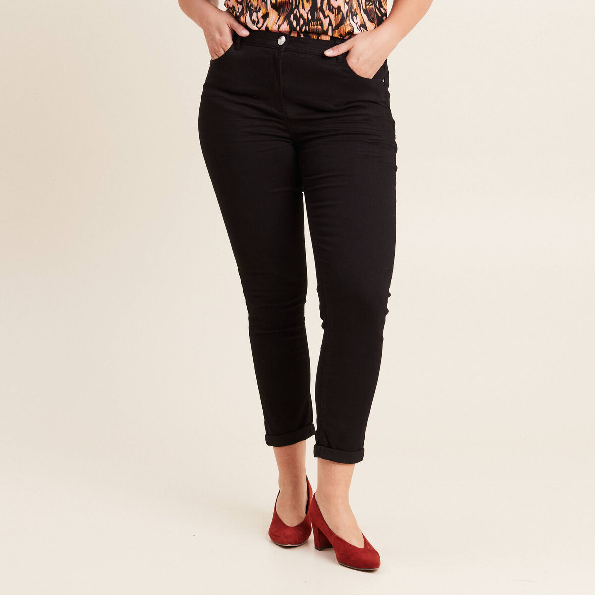 Jean ajusté taille standard 7/8ème noir femme