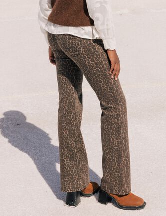 Pantalon magique L'Unique coupe bootcut marron cognac femme