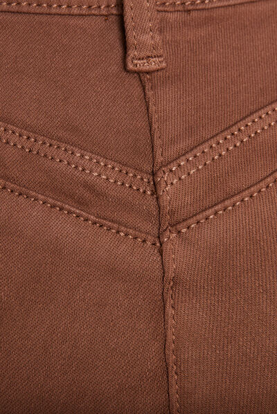 Jean magique ajusté taille standard marron femme