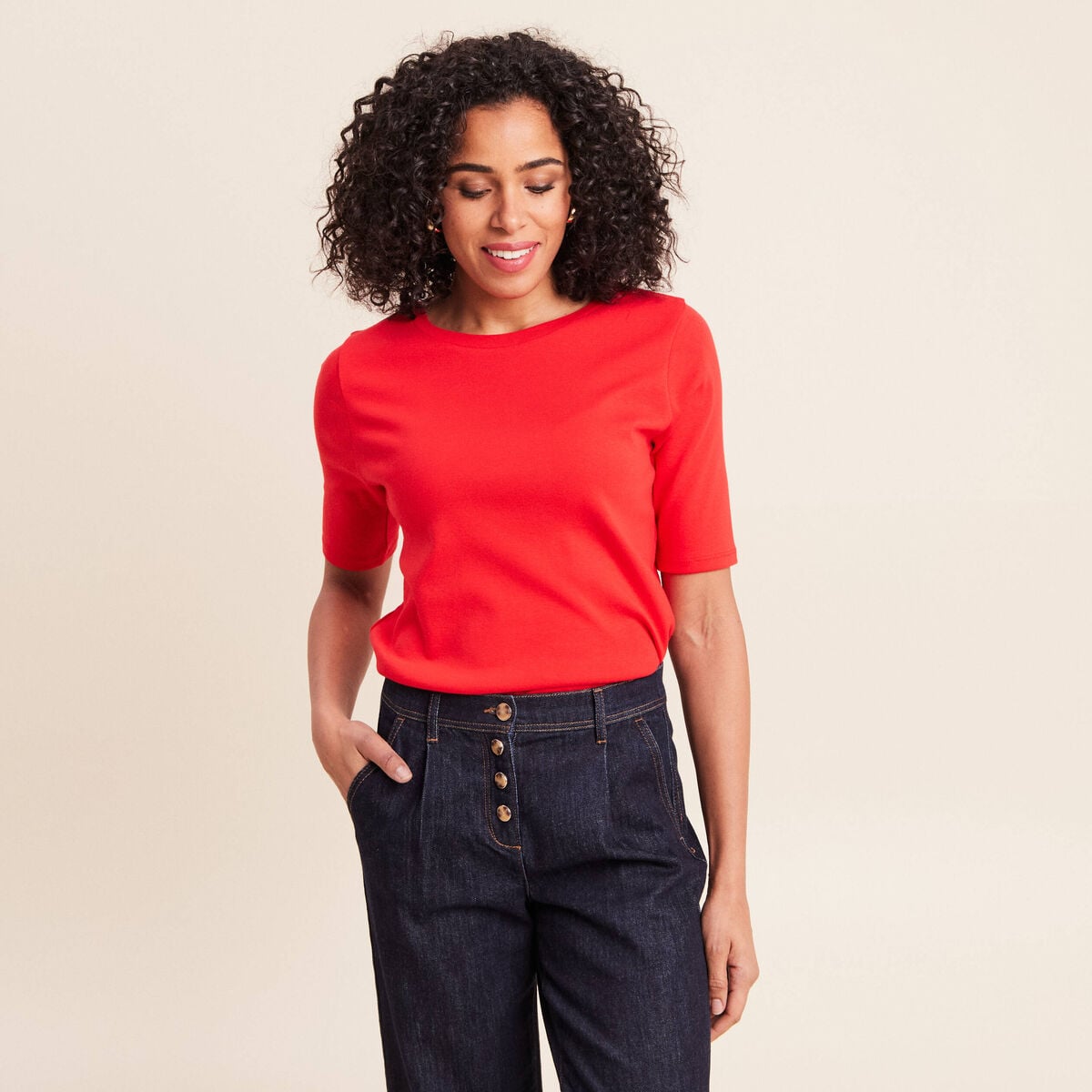 T-shirt ajust&eacute; col rond manches coudes rouge fluo femme
