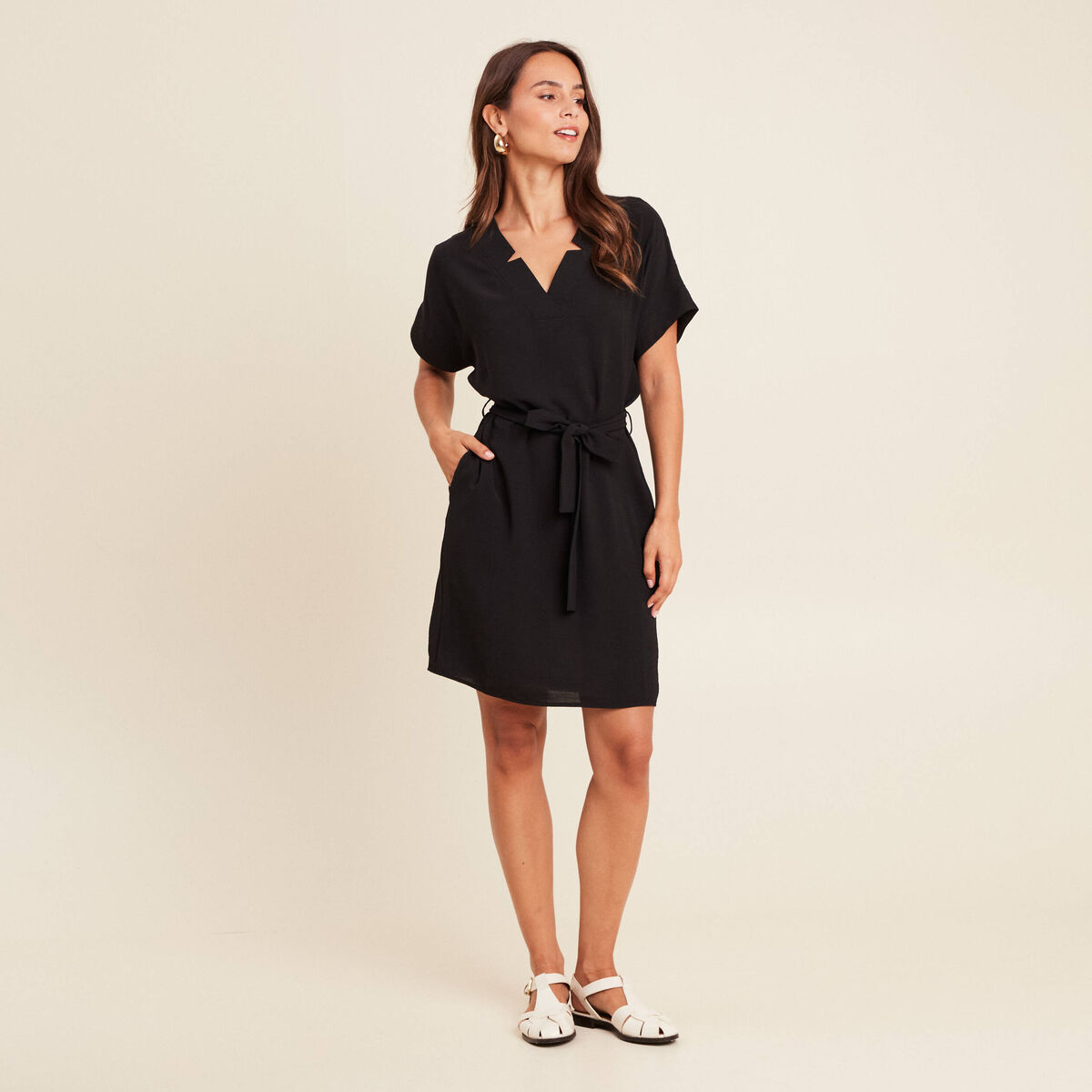 Robe fluide manches courtes noir femme