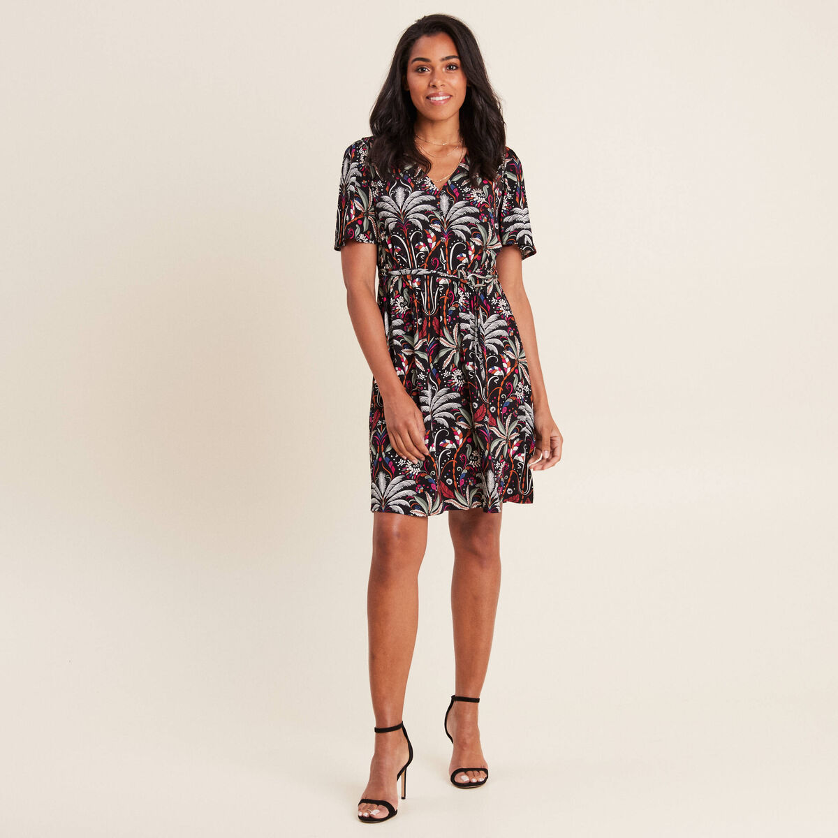 Robe évasée manches courtes noir femme